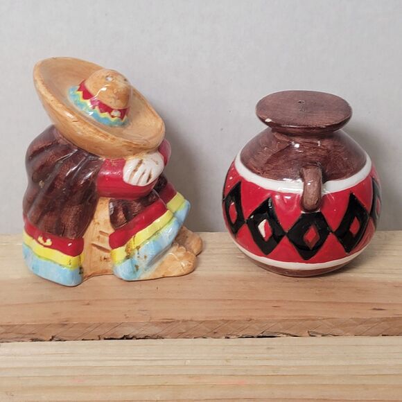 VINTAGE Ceramic Mexican Theme Salt & Pepper Shakers: Siesta Man and Pot - Picture 1 of 6